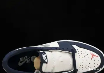 Hyperoad 1 Navy Low SB Jordan Midnight 0705